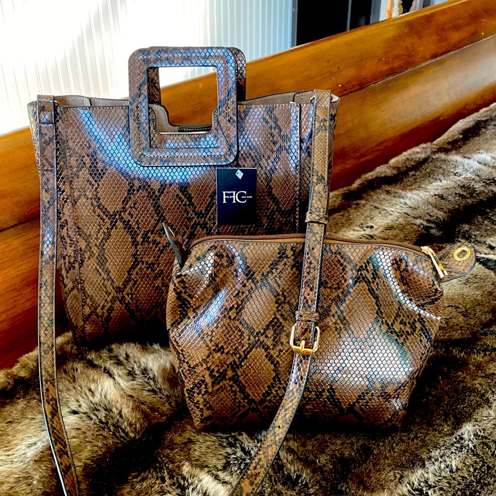NWT Brown python print purse with makeup bag
